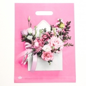 Розовый пакет с цветочным принтом и вырубной ручкой (40х31 см) - Сима-Ленд - купить с доставкой в Первоуральске